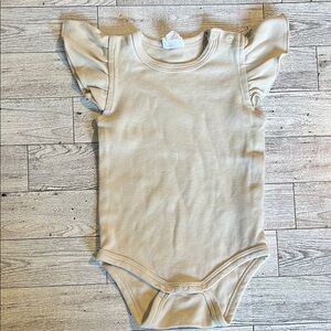 Jamie Kay Cream Flutter-Sleeve “Fleur” Bodysuit Size 3-6 Months